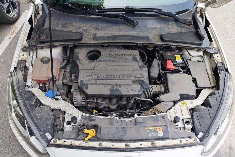 Used Ford Escort 2015 1.5L Automatic Comfort Edition Engine Bay