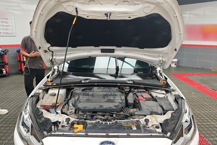 Used Ford Escort 2015 1.5L Automatic Fashion Model Engine Bay