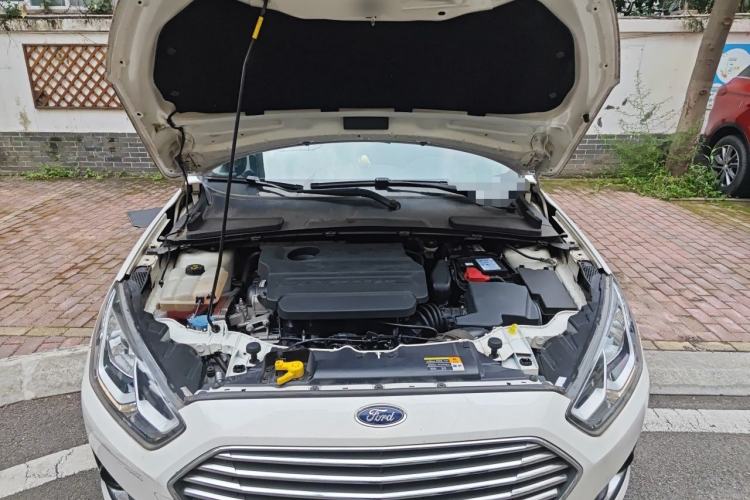 Used Ford Escort 2015 1.5L Automatic Fashion Model Engine Bay