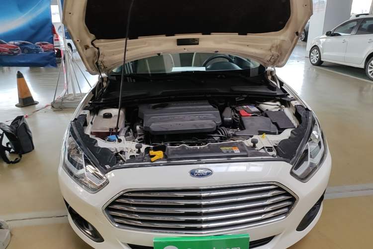 Used Ford Escort 2015 1.5L Automatic Comfort Edition Engine Bay