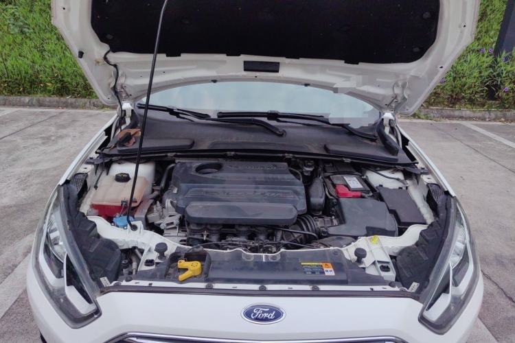 Used Ford Escort 2015 1.5L Automatic Fashion Model Engine Bay