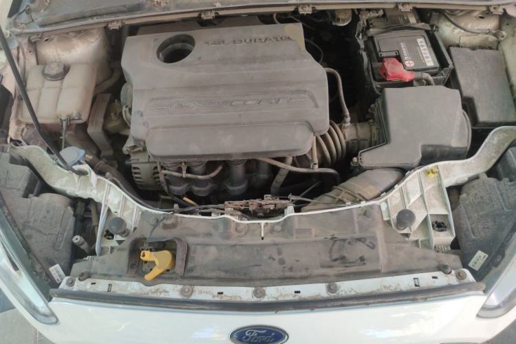 Used Ford Escort 2015 1.5L Manual Comfort Model Engine Bay
