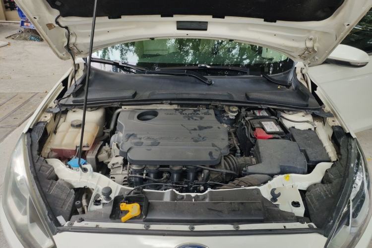 Used Ford Escort 2015 1.5L Manual Comfort Model Engine Bay
