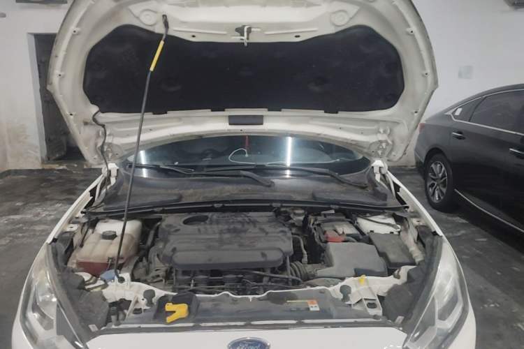Used Ford Escort 2015 1.5L Manual Fashion Edition Engine Bay