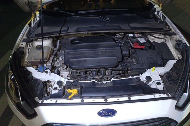 Used Ford Escort 2015 1.5L Automatic Fashion Model Engine Bay