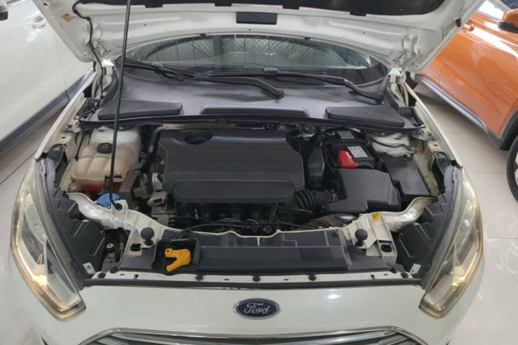 Used Ford Escort 2015 1.5L Automatic Fashion Model Engine Bay
