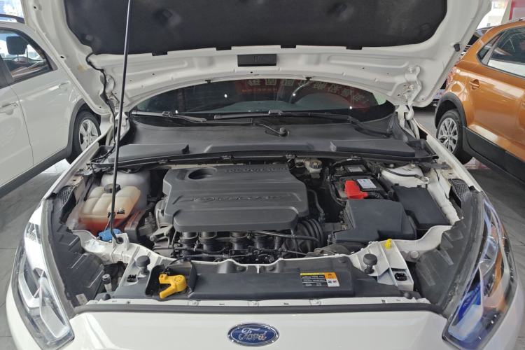 Used Ford Escort 2015 1.5L Manual Fashion Edition Engine Bay