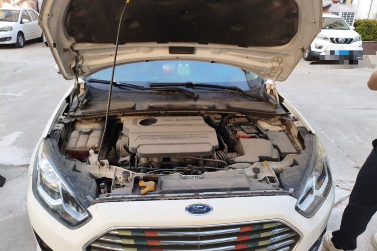Used Ford Escort 2015 1.5L Manual Comfort Model Engine Bay