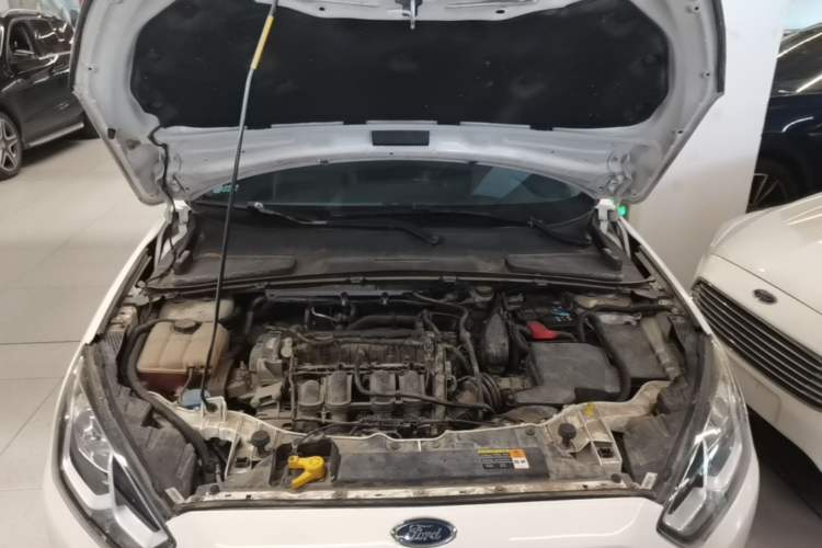 Used Ford Escort 2015 1.5L Automatic Fashion Model Engine Bay
