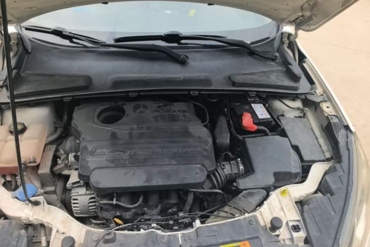 Used Ford Escort 2015 1.5L Automatic Fashion Model Engine Bay