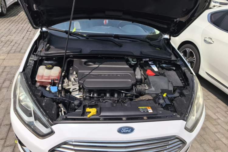 Used Ford Escort 2015 1.5L Automatic Fashion Model Engine Bay