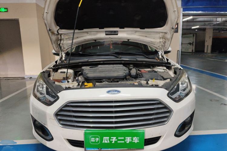 Used Ford Escort 2015 1.5L Automatic Fashion Model Engine Bay