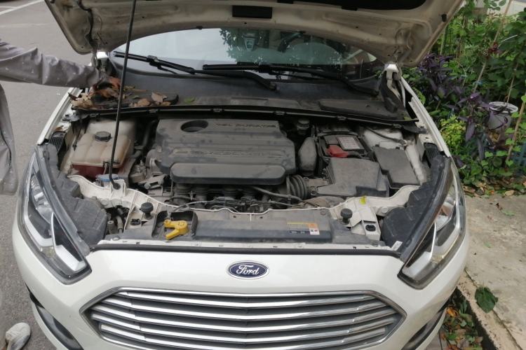Used Ford Escort 2015 1.5L Automatic Fashion Model Engine Bay