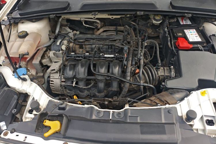 Used Ford Escort 2015 1.5L Manual Comfort Model Engine Bay
