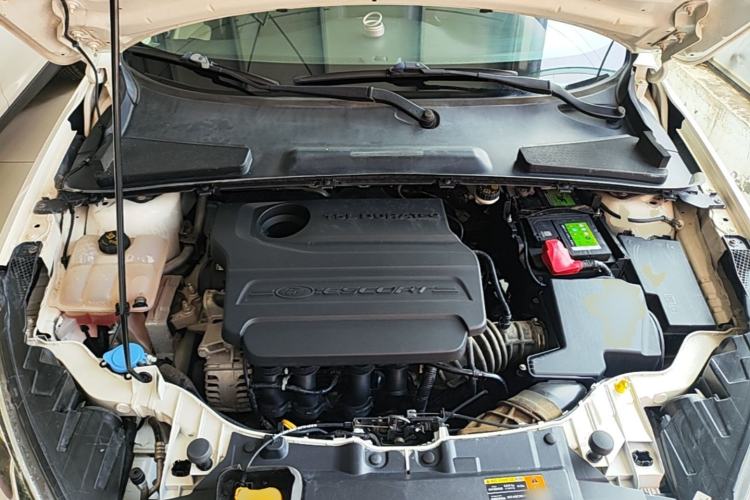 Used Ford Escort 2015 1.5L Manual Comfort Model Engine Bay