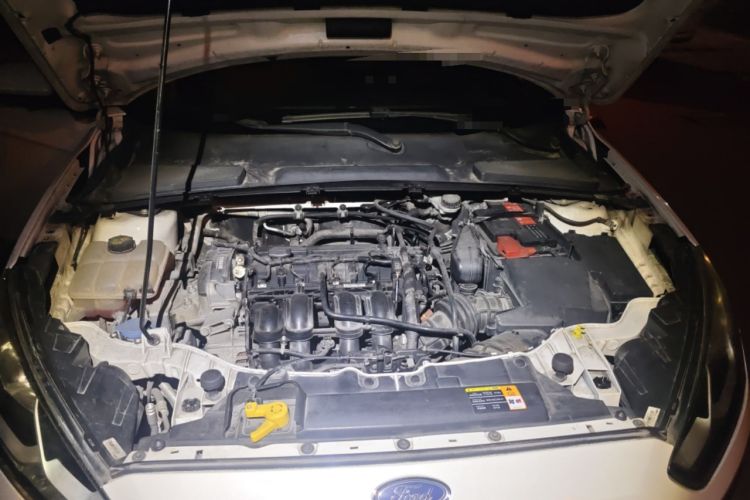 Used Ford Escort 2015 1.5L Automatic Comfort Edition Engine Bay