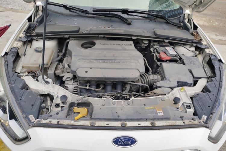 Used Ford Escort 2015 1.5L Manual Fashion Edition Engine Bay