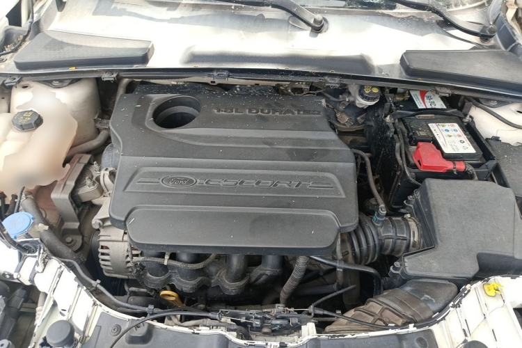 Used Ford Escort 2015 1.5L Manual Fashion Edition Engine Bay
