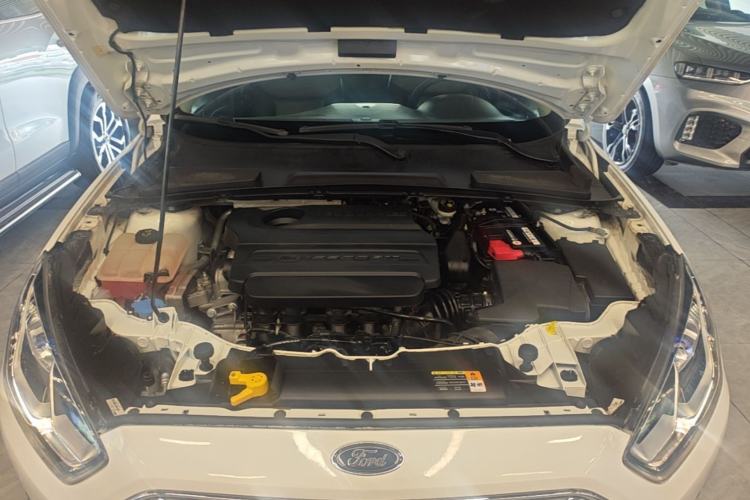 Used Ford Escort 2015 1.5L Automatic Fashion Model Engine Bay