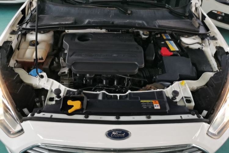 Used Ford Escort 2015 1.5L Automatic Fashion Model Engine Bay