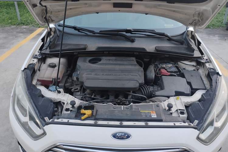 Used Ford Escort 2015 1.5L Automatic Comfort Edition Engine Bay