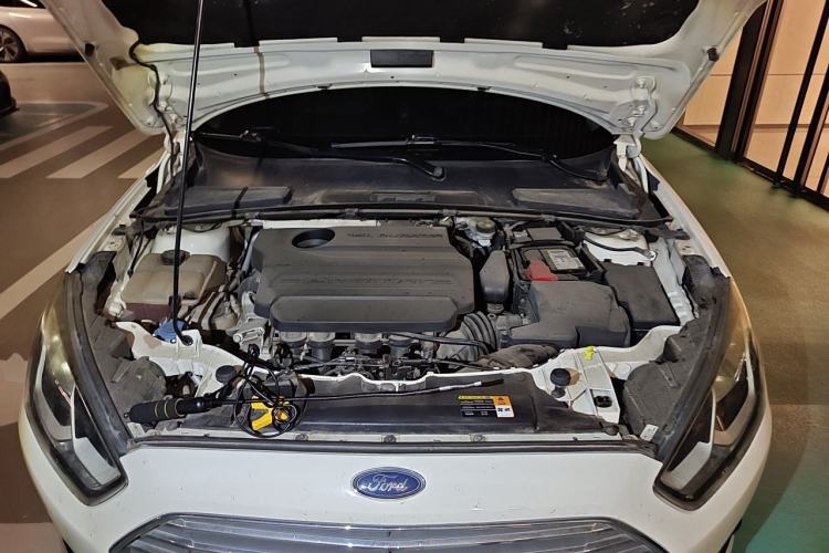 Used Ford Escort 2015 1.5L Automatic Fashion Model Engine Bay