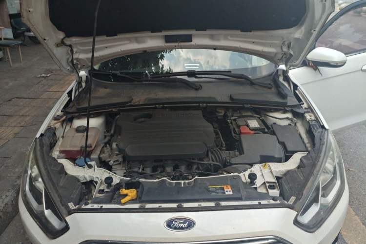Used Ford Escort 2015 1.5L Manual Fashion Edition Engine Bay
