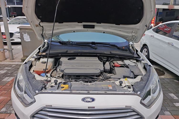 Used Ford Escort 2015 1.5L Automatic Comfort Edition Engine Bay