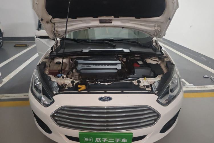 Used Ford Escort 2015 1.5L Manual Comfort Model Engine Bay