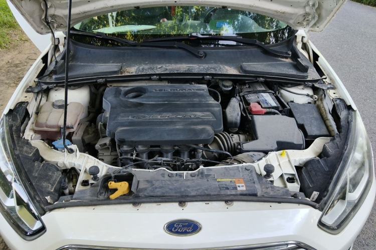 Used Ford Escort 2015 1.5L Automatic Fashion Model Engine Bay