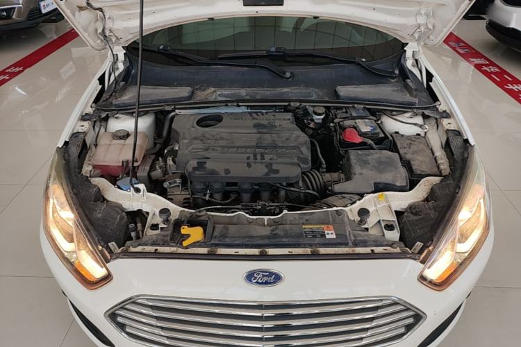 Used Ford Escort 2015 1.5L Manual Comfort Model Engine Bay