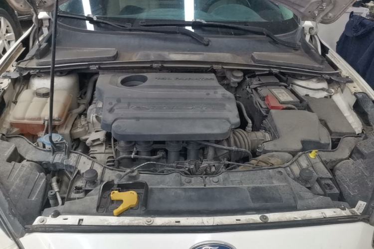 Used Ford Escort 2015 1.5L Manual Comfort Model Engine Bay