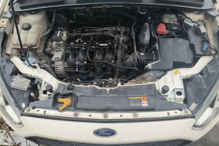 Used Ford Escort 2015 1.5L Automatic Comfort Edition Engine Bay