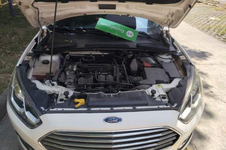 Used Ford Escort 2015 1.5L Automatic Fashion Model Engine Bay