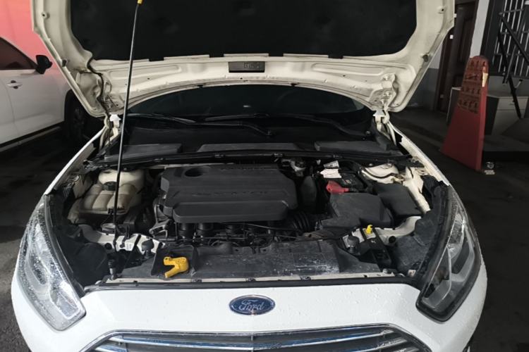 Used Ford Escort 2015 1.5L Automatic Fashion Model Engine Bay