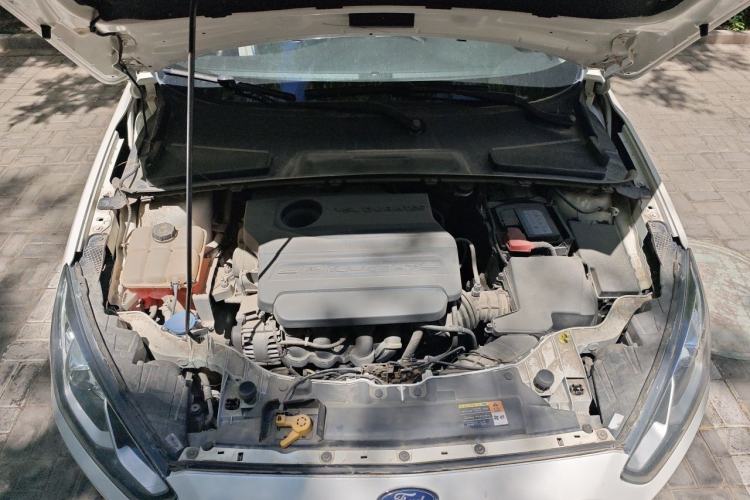 Used Ford Escort 2015 1.5L Manual Comfort Model Engine Bay