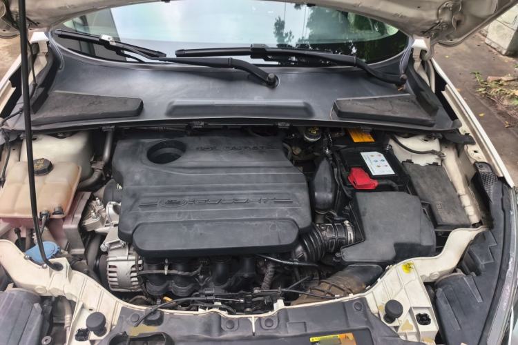 Used Ford Escort 2015 1.5L Automatic Fashion Model Engine Bay