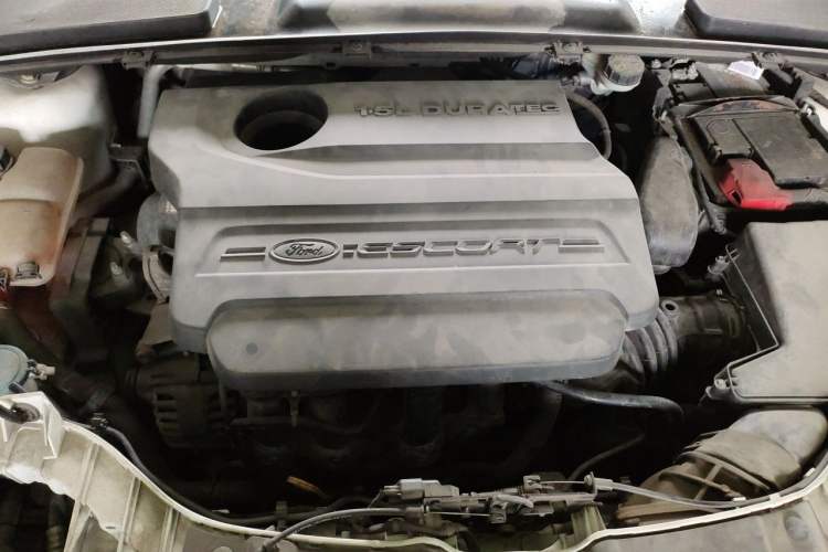 Used Ford Escort 2015 1.5L Automatic Fashion Model Engine Bay
