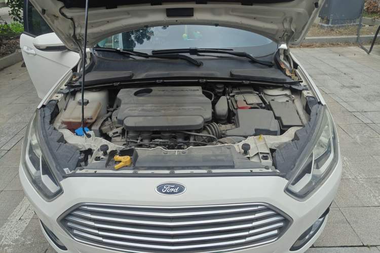 Used Ford Escort 2015 1.5L Automatic Fashion Model Engine Bay