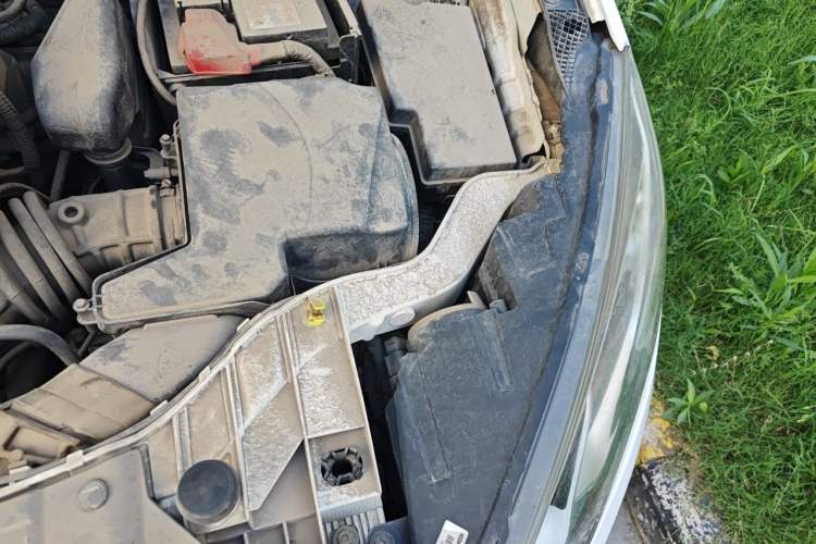 Used Ford Escort 2015 1.5L Automatic Comfort Edition Engine Bay Left