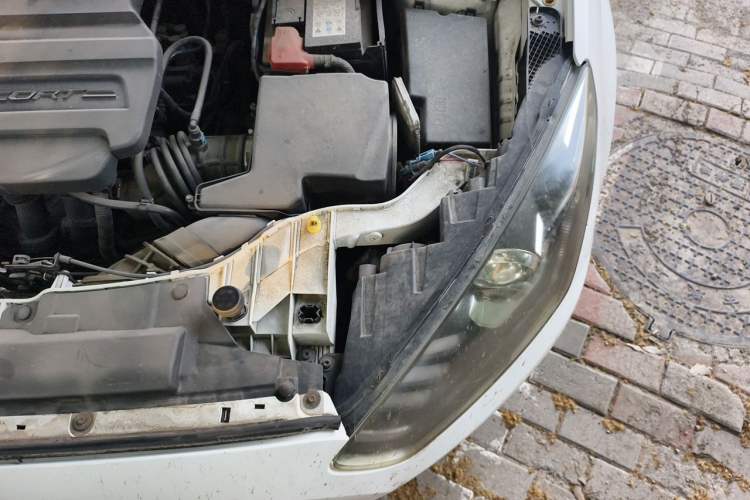 Used Ford Escort 2015 1.5L Manual Comfort Model Engine Bay Left