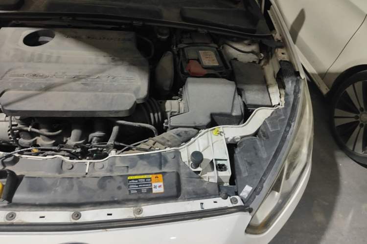 Used Ford Escort 2015 1.5L Automatic Comfort Edition Engine Bay Left