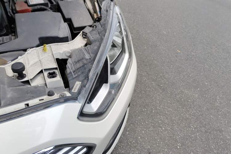 Used Ford Escort 2015 1.5L Automatic Fashion Model Engine Bay Left