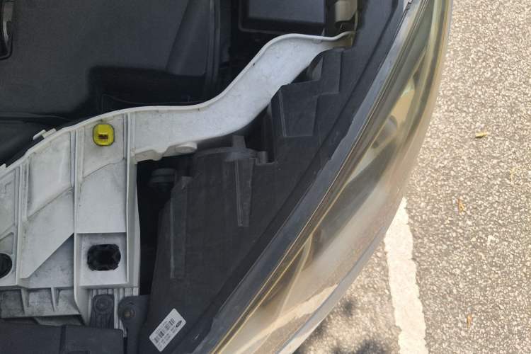 Used Ford Escort 2015 1.5L Automatic Comfort Edition Engine Bay Left