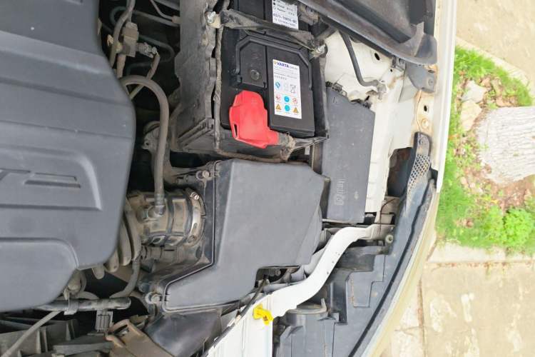 Used Ford Escort 2015 1.5L Manual Comfort Model Engine Bay Left