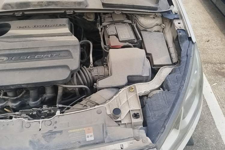 Used Ford Escort 2015 1.5L Manual Comfort Model Engine Bay Left