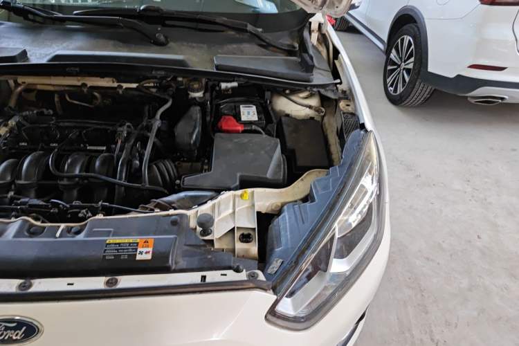 Used Ford Escort 2015 1.5L Automatic Fashion Model Engine Bay Left