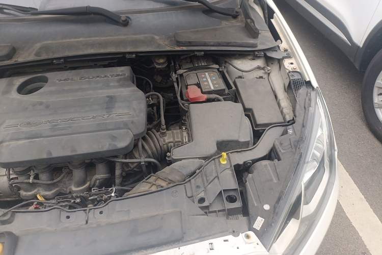 Used Ford Escort 2015 1.5L Manual Comfort Model Engine Bay Left