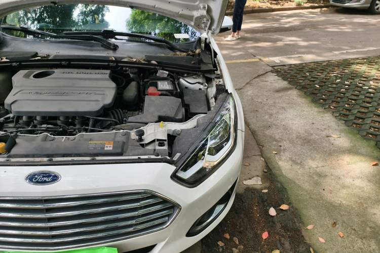 Used Ford Escort 2015 1.5L Automatic Fashion Model Engine Bay Left