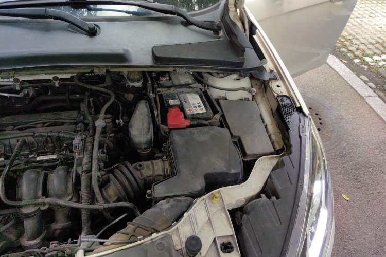 Used Ford Escort 2015 1.5L Automatic Comfort Edition Engine Bay Left